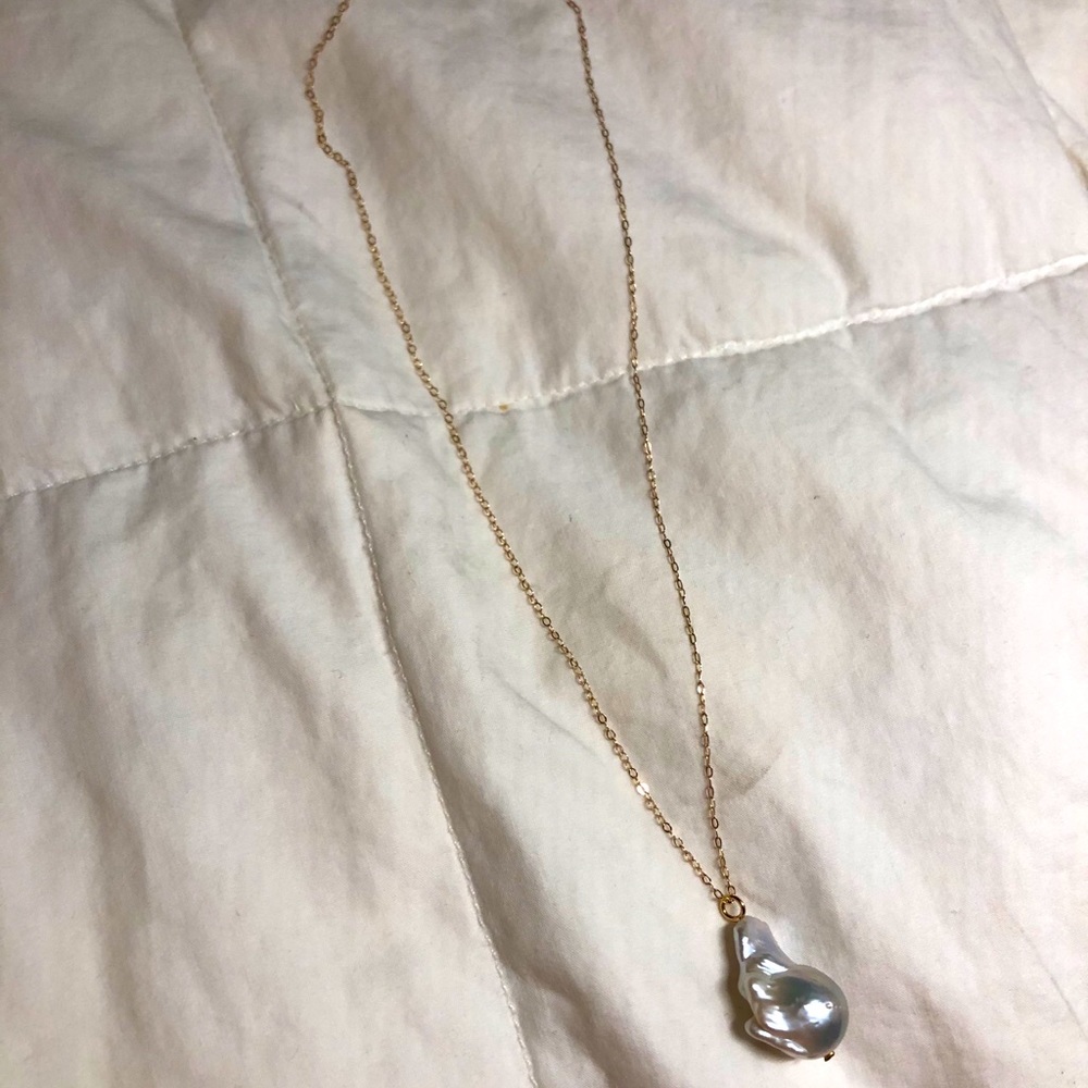 Baroque Pearl Necklace 🤍SALE🤍 - Picture 2 of 4